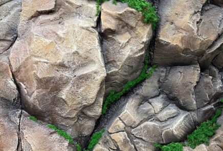 Штучні скелі з арт бетону в інтер'єрі, Київська область